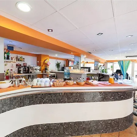 Blanca By Uephotels Hotell *